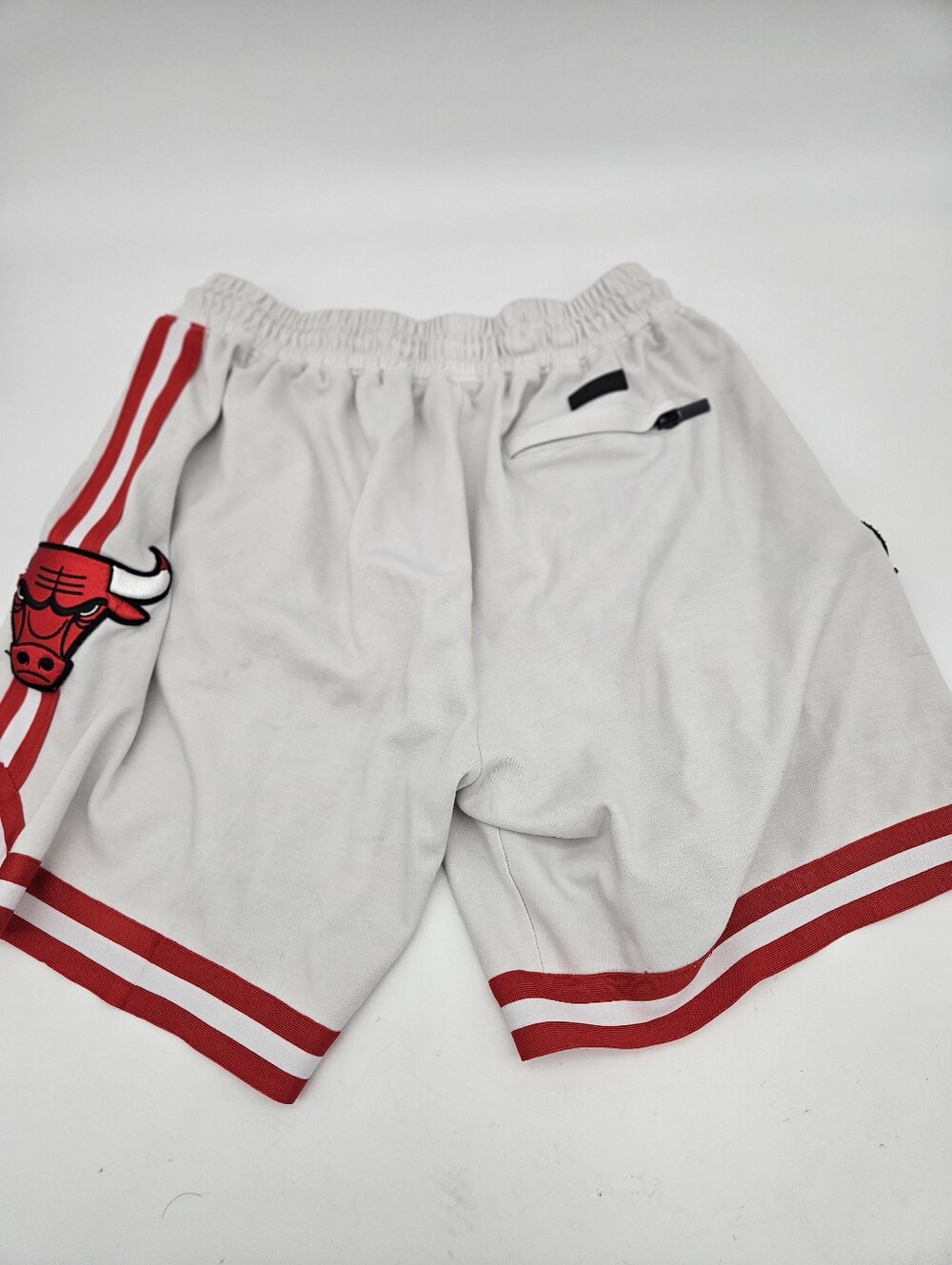 NBA Chicago Bulls Pro Standard Finals Shorts Home White & Red Medium 2XL - Picture 2 of 5